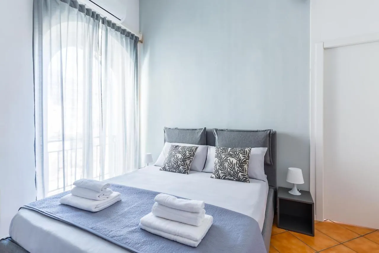 Ferienwohnung Terrazza Morelli Vicino Al Lungomare Neapel
