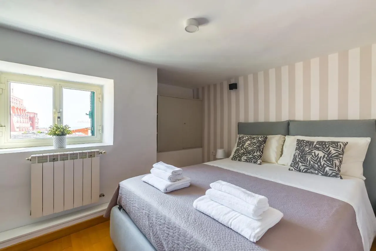 Ferienwohnung Terrazza Morelli Vicino Al Lungomare Neapel